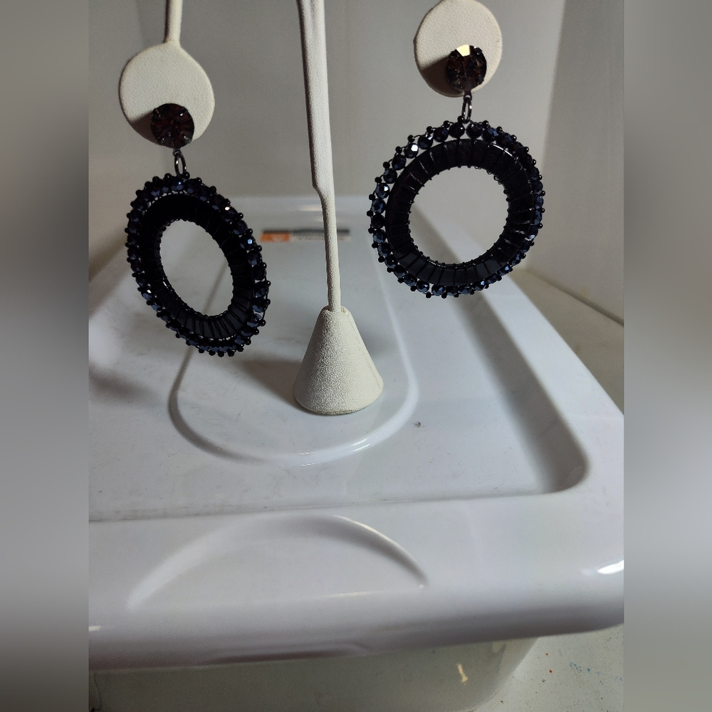 Elegant Midnight Blue Beaded Hoop Earrings NWOT